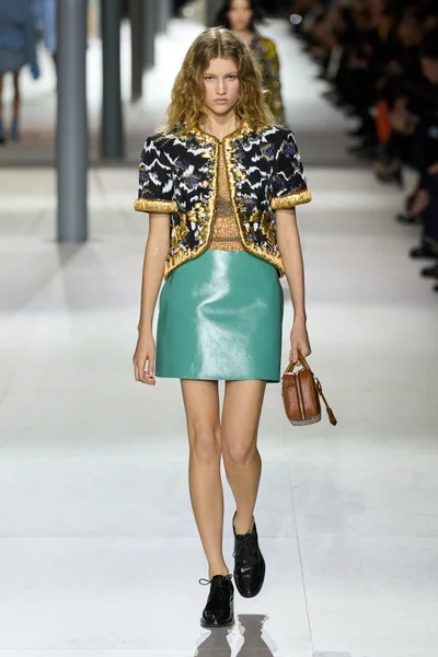 Look 34